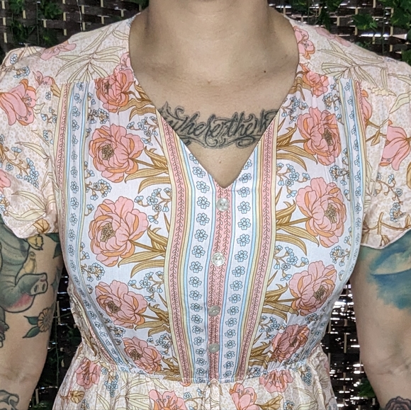 Ruffle-Edged Boho Floral Dress - Picture 9 of 11